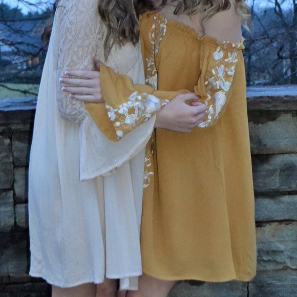 tobi off the shoulder yellow dress - Picture 4 of 4